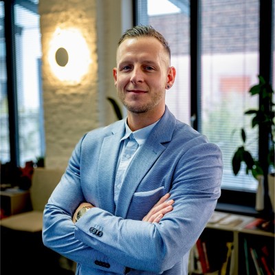 Ingo G.
